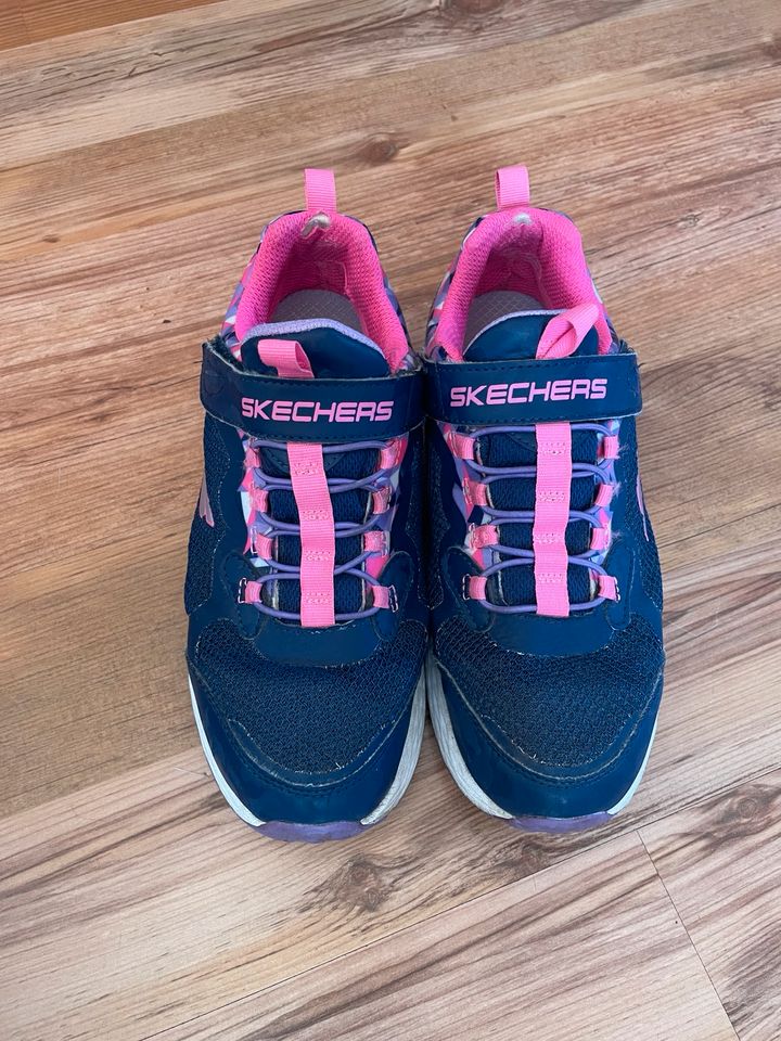 Skechers waterproof Gr. 36 Sneakers Turnschuhe wasserdicht in Burkhardtsdorf