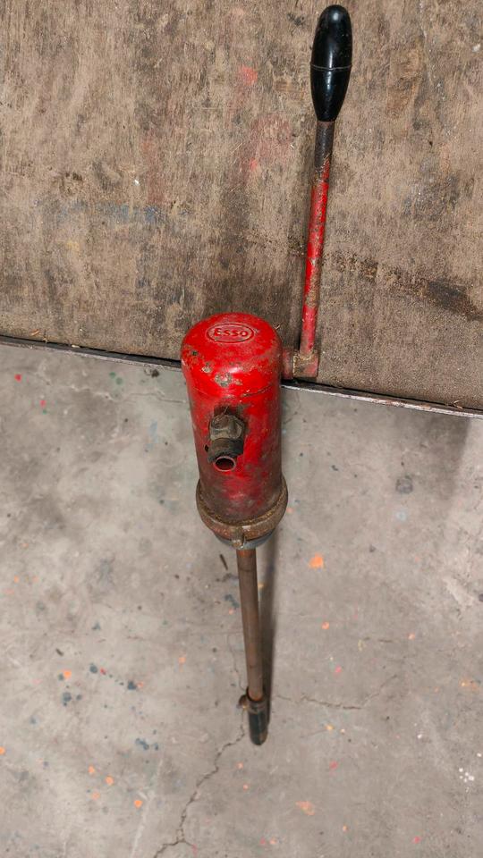 Esso Zapfpumpe Tankpumpe Fasspumpe Handhebelpumpe in Eppingen