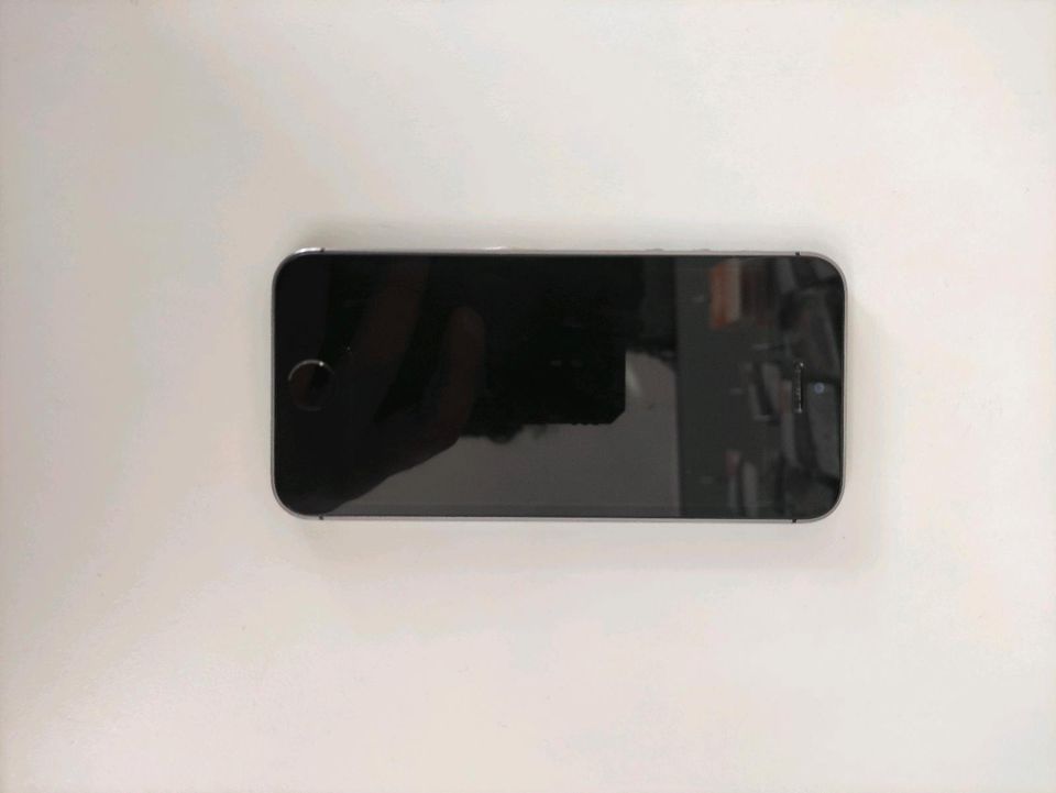 iPhone 5S 32 GB Top Zustand in Berlin