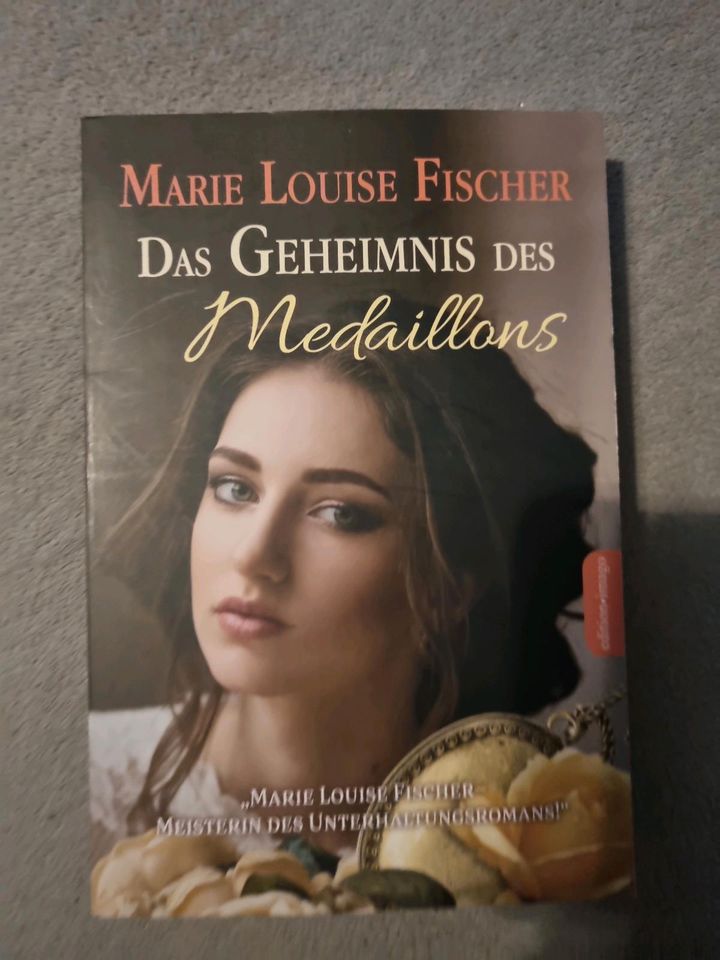 MARIE LOUISE FISCHER*      " DAS GEHEIMNIS DES MEDAILLONS " in Wuppertal