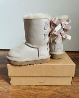 UGG Bailey Bow Schimmer Gold Gr. 22,5 Nordrhein-Westfalen - Bergheim Vorschau