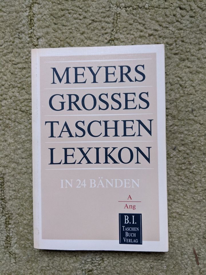 Meyers großes Taschenlexikon in 24 Bänden in Dresden