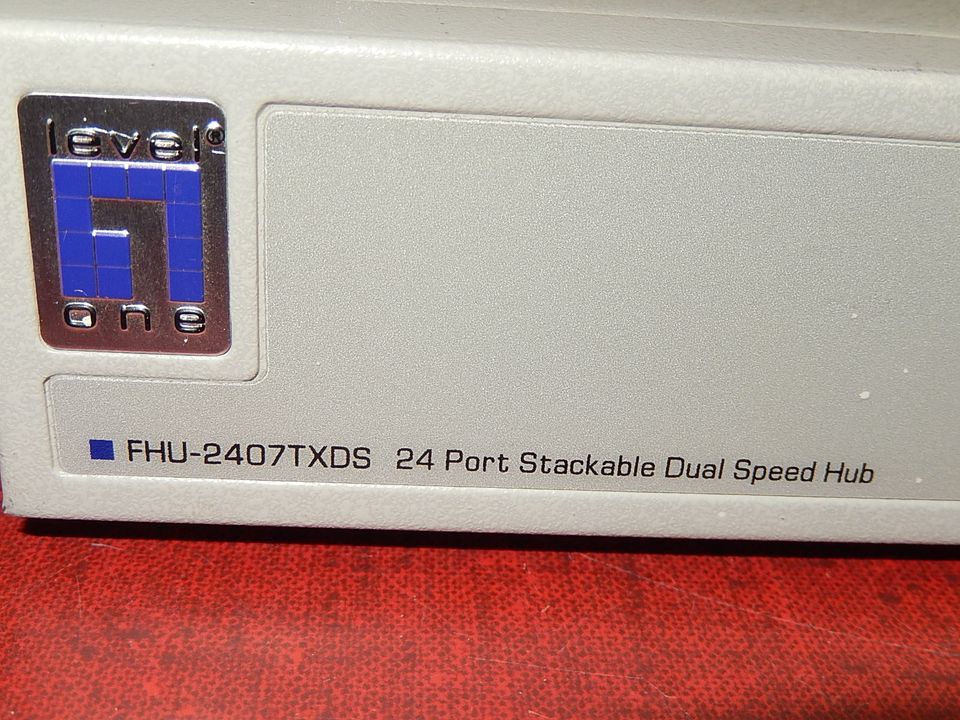 LEVEL ONE 24 Port Stackable Dual Speed Hub Typ FHU-2407TXDS in Sundern (Sauerland)