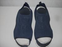 Leichte dunkelblaue  Sandalen Gr. 42  NEU Brandenburg - Velten Vorschau