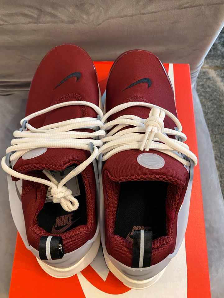 Nike Air Presto Sneaker Turnschuh Rot Neu Größe 41 in Gießen