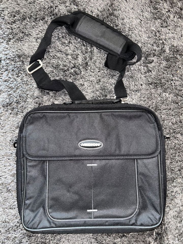 schwarze Laptoptasche Medion max. 15 Zoll in Berlin