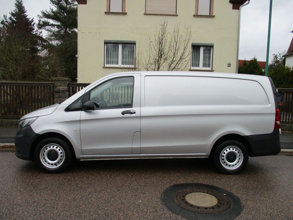 Mercedes-Benz Vito Kasten lang 2.2 kein 1.6er Klima, Navi, AHK in Naunhof