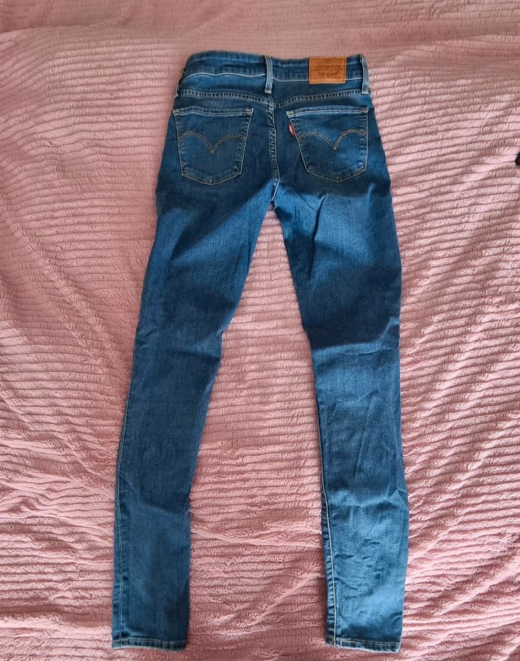 4x Levi's, 1x Tommy Hilfiger Damenjeans Gr. 24/25 30/32 in  Baden-Württemberg - Mannheim | eBay Kleinanzeigen ist jetzt Kleinanzeigen