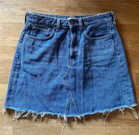 Jeansrock ausgefranst von H&M Größe 40 Sachsen - Sehmatal-Neudorf Vorschau