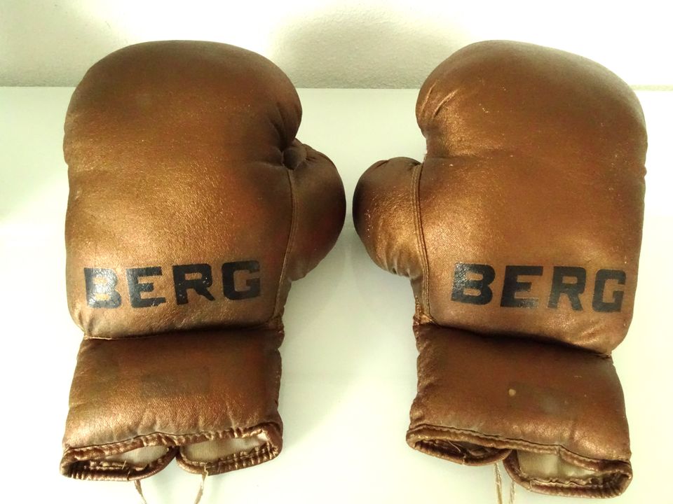 Boxhandschuhe * Berg * braun * zum schnüren * in Obersulm