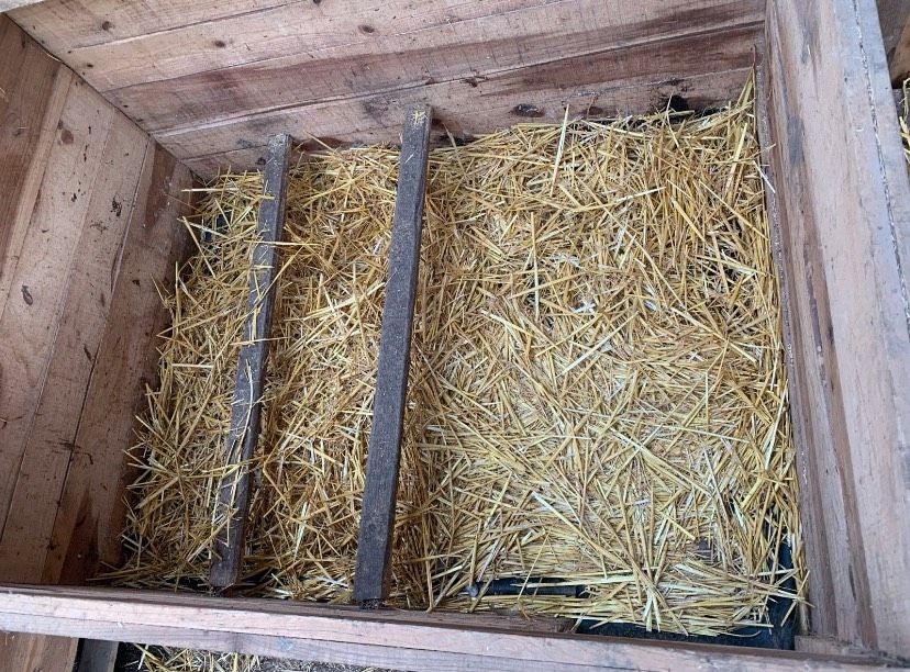 Hühner Enten Geflügel Stall Holzkisten in Attendorn