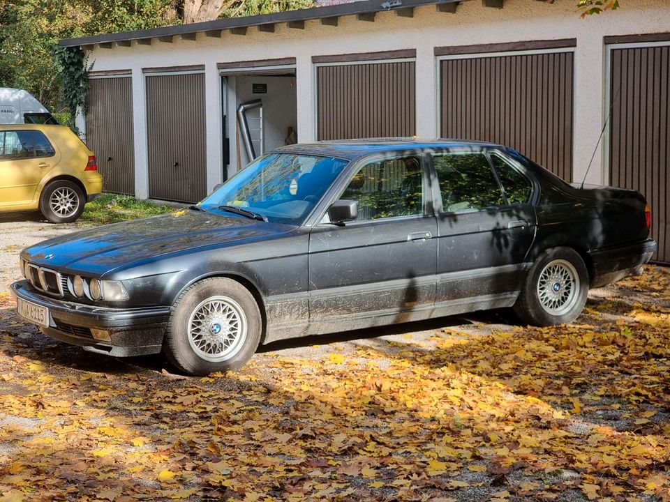 BMW 7er E32 750i V12 Shadowline Originalzustand in Gräfelfing