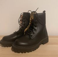 Neu und ungetragene Ankle Boots, gefüttert, schwarz, 35 Hessen - Kalbach Vorschau