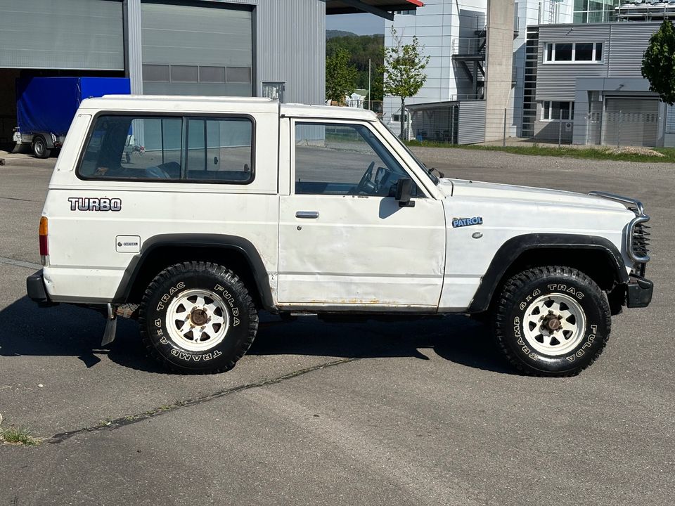 Nissan Patrol K160  3.3 Motor 24 Volt Turbodiesel in Hechingen