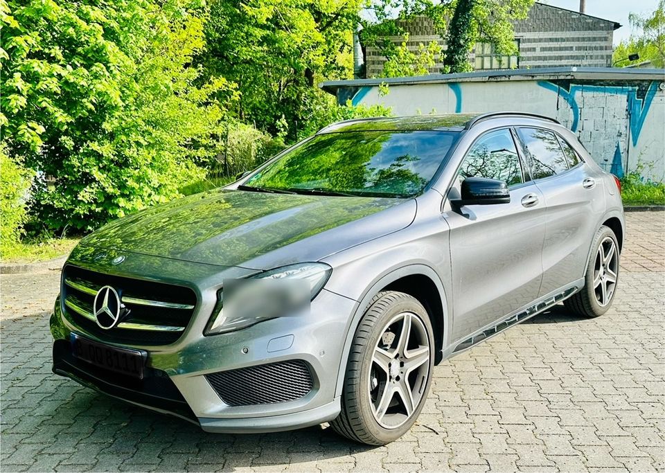 Liebhaber Mercedes GLA zu verkaufen in Zeuthen