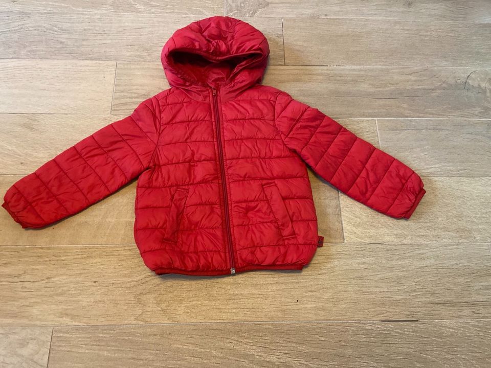 Jacke/Übergangsjacke Benetton Gr 98 in Heinrichsthal