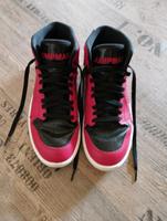 Turnschuhe Sportschuhe Sneaker 42 Nike Teenie Herren neuwertig Bayern - Wartenberg Vorschau
