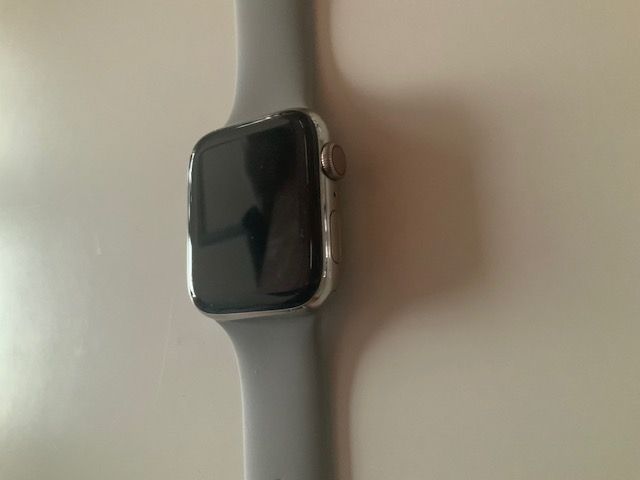 Apple Watch Series 7, Titan, 45 mm in Garbsen