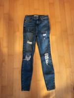 Jeans mit Löchern Gr. 36 Niedersachsen - Wallenhorst Vorschau