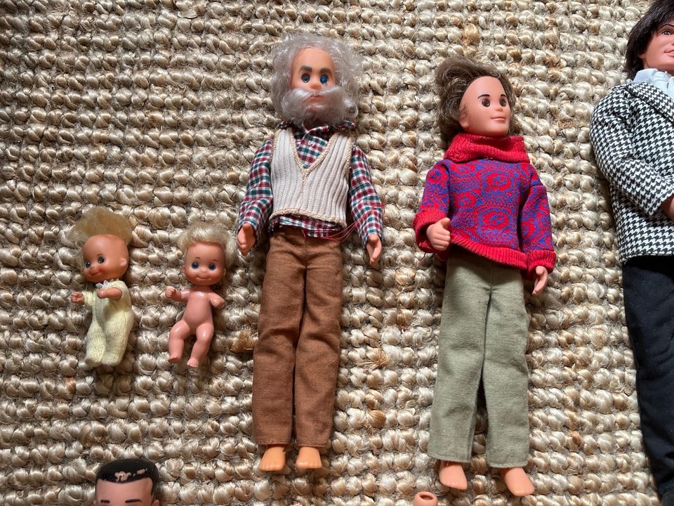 Alte Barbie Puppen Kleidung für Sammler Bastler Vintage in Mainz