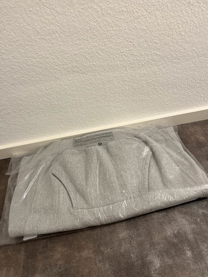 Supreme Collegiate Logo Hoodie Größe L in Kelkheim