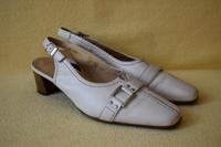 Wie NEU Pumps THERESIA M. Hochzeit Schuhe Sandalen Damen Gr. 37 Sachsen-Anhalt - Thale Vorschau