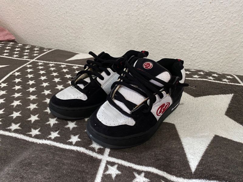 Heelys Black/White Schuh mit Rollen Heelies Sneakers Gr. 35 in Berlin -  Hellersdorf | Gebrauchte Kinderschuhe Größe 35 kaufen | eBay Kleinanzeigen  ist jetzt Kleinanzeigen