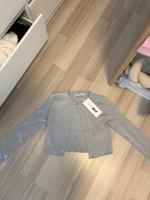 Crop Strickjacke grau Niedersachsen - Hameln Vorschau