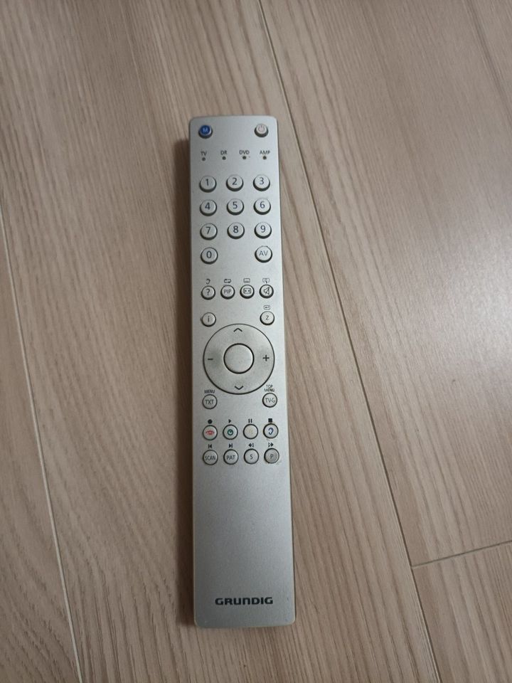 Grundig Fernseher 32 Zoll, funktionsfähig aber mit Macken... in Gettorf