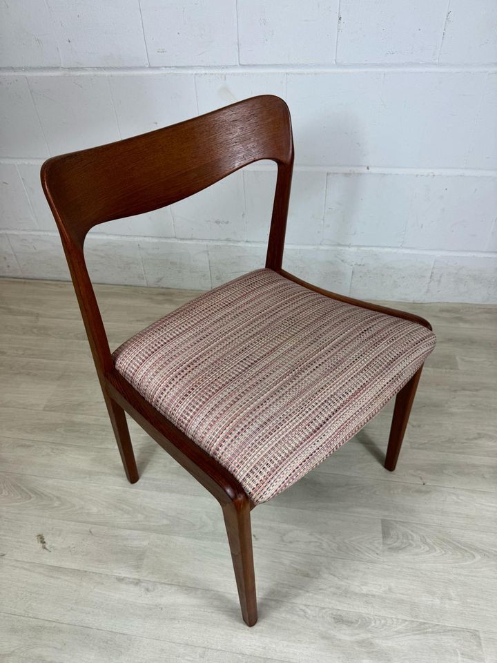 4 Vintage Teak Stühle dining chairs mid century danish 60er in Delmenhorst