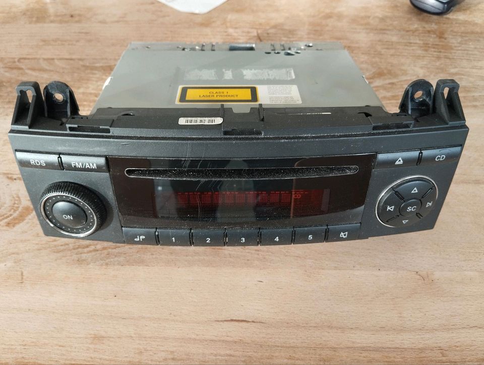 Mercedes Benz Audio 5 Autoradio mit CD und Tuner in Neuss