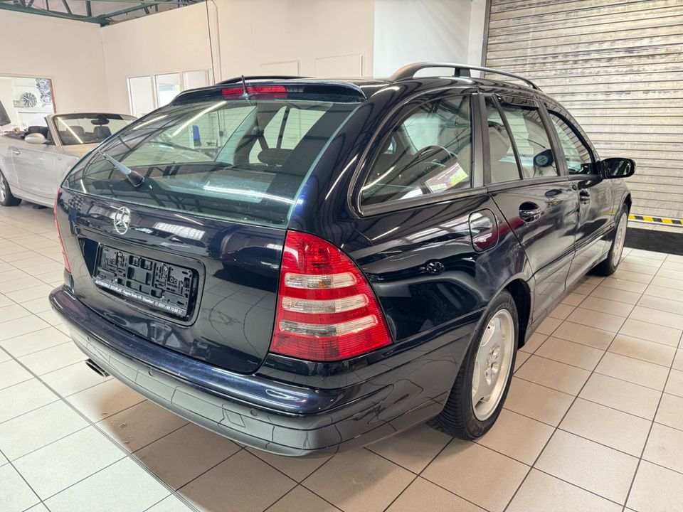 Mercedes-Benz C 180 T Sport Edition in Düsseldorf