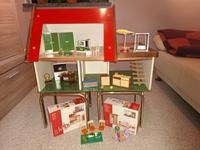 Schönes DDR Holz Puppenhaus mit Zubehör Sachsen - Waldenburg Vorschau
