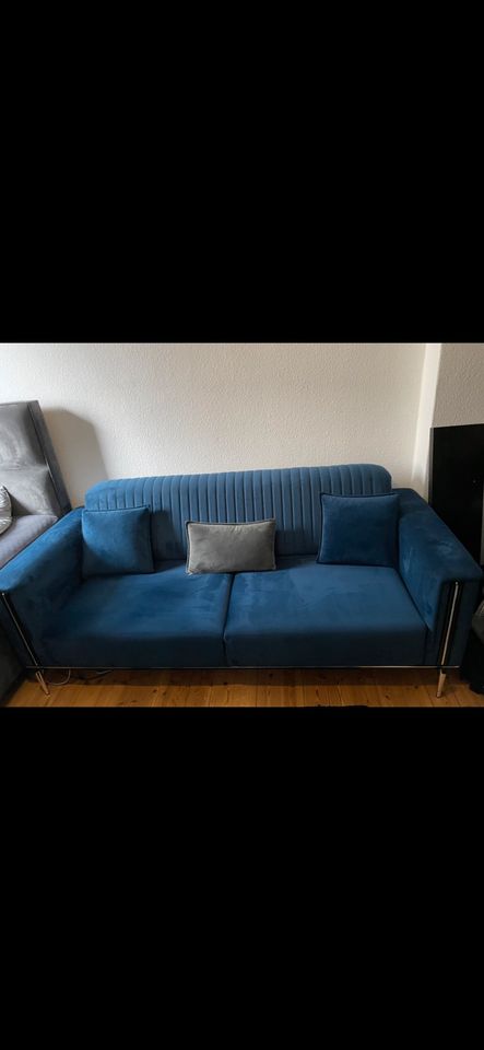 Blaue Couch in Berlin