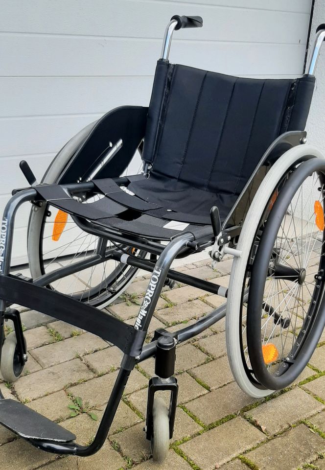 Aktivrollstuhl, Leichtgewichtrollstuh, Rollstuhl in Lage
