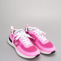 Chanel Denim Wildleder Sneakers in Pink und Weiß Größe 40 Feldmoching-Hasenbergl - Feldmoching Vorschau