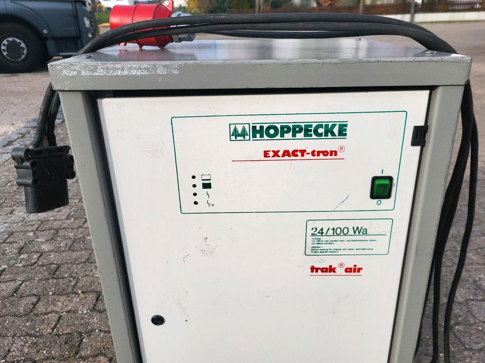 24 V 100 Ampere Ladegerät Hoppecke Stapler in Pleinfeld