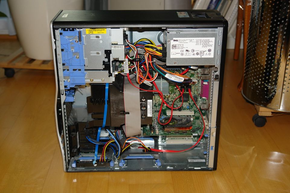 PC Desktop Dell Precision T3400 in Höhenkirchen-Siegertsbrunn