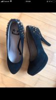 Pumps highheels schwarz Gold Silber Nieten Wildlederimitat 37 neu Hannover - Vahrenwald-List Vorschau