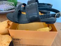 Tod‘s Sandalen Damen Gr 38,5 Leder schwarz Nordrhein-Westfalen - Meerbusch Vorschau