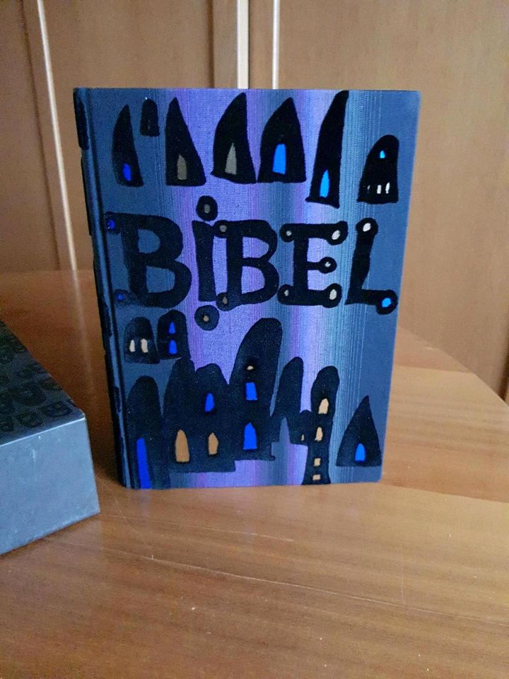 Die Bibel von Friedensreich Hundertwasser  im Schuber in Beverungen