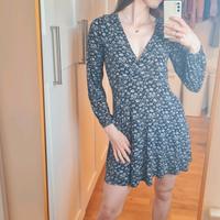 Langarmkleid Kleid Stradivarius 36 schwarz Blumenmuster kurz Bayern - Zorneding Vorschau