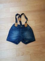 weiche Babyjeans Gr.62 mit Hosenträger Shorts kurze Jeanshose Friedrichshain-Kreuzberg - Kreuzberg Vorschau