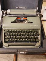Olympia Schreibmaschine SM2 mit Koffer Essen - Essen-West Vorschau