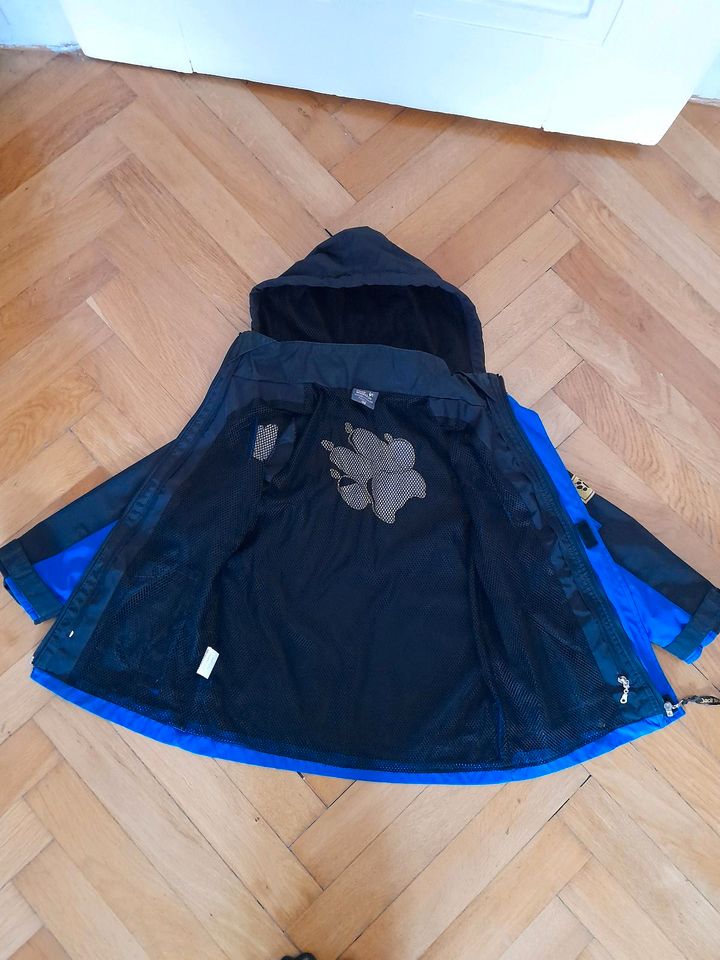 Neuwertig - Jack Wolfskin Frühlingsjacke Gr. 128 - 140 in Rastatt