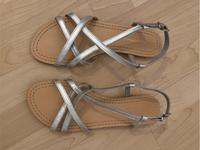 Sandalen (Riemensandalen) - silber/grau (neu, Gr. 42) München - Moosach Vorschau