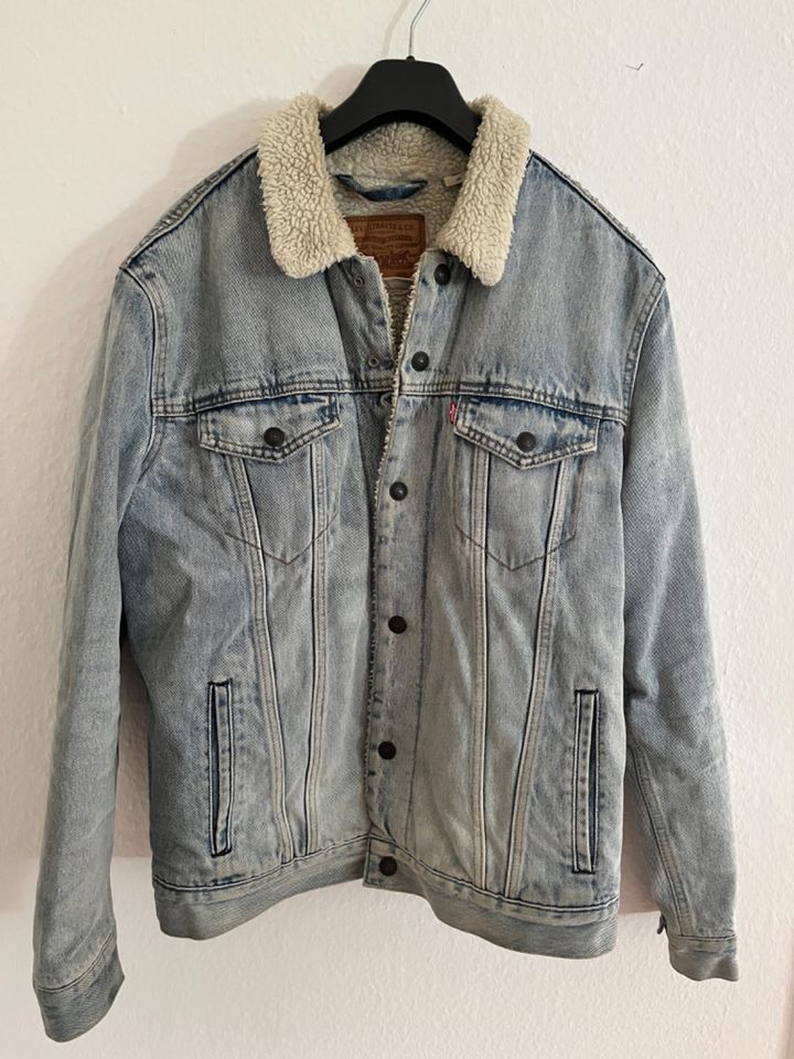 Levi Strauss & Co. Jeansjacke Größe L in Köln