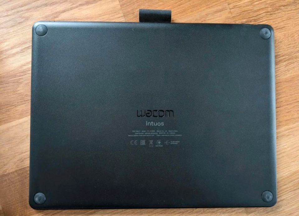 Wacom Intuos M Bluetooth Grafiktablett (Größe M, schwarz) in Hirschaid