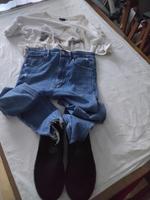 Sportliches komplettes Qutfit 2 Shirts, 1 Hose, 1 Paar Schuhe Niedersachsen - Celle Vorschau