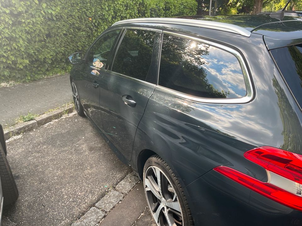 Peugeot 308 2,0 HDI adblue in Frankfurt am Main